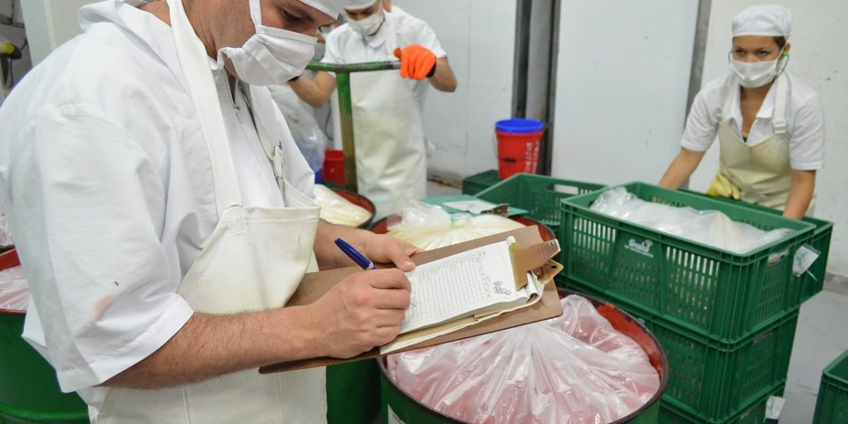 Industrie agricole moderne avec maquineries sophistiquées