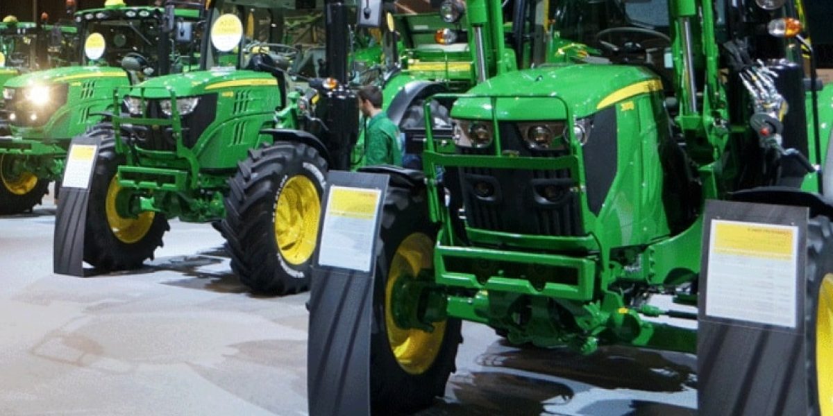 Expo agricole SIMA avec de grands équipements agricoles
